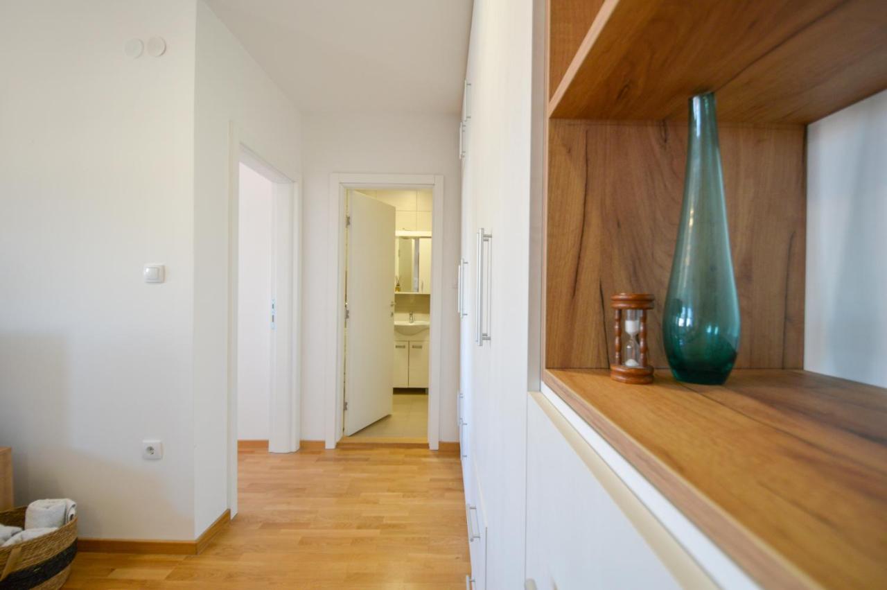 Shine24 - Spacious And Bright Apartment - New Νόβι Σαντ Εξωτερικό φωτογραφία